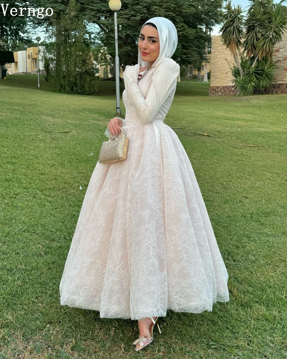 Verngo Champagner Spitze Hochzeitskleid Hohe Volle Ärmel Bescheidene Arabische Brautkleider Frauen Elegantes Brautkleid Maßgeschneidert