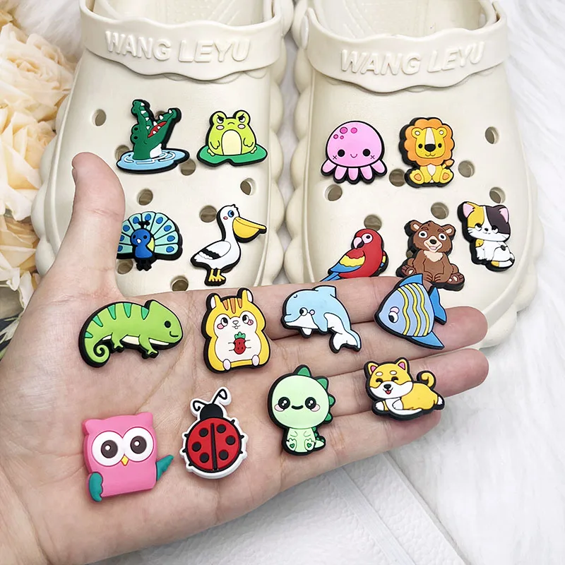 Dijes de animales para zapatos de fiesta, decoraciones de zapatos, Pandas, jirafas, caballos, gatos, perros, favores de fiesta, 1-17 piezas