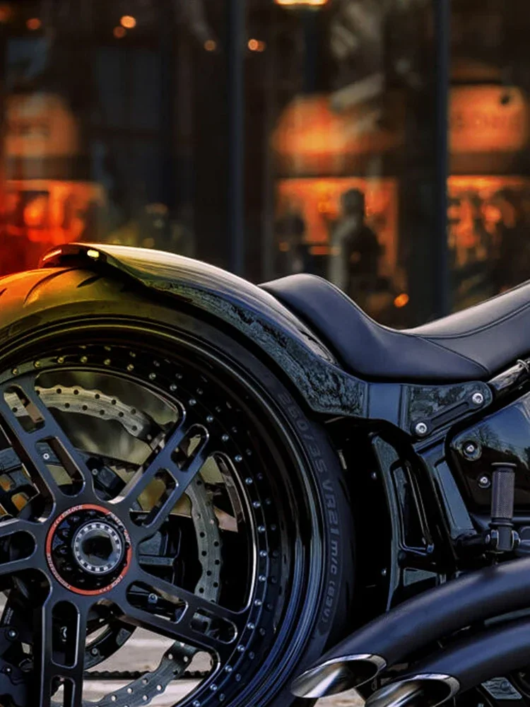 Motorfiets achterspatbord spatbordkap met knipperlicht LED-verlichting en solozadel voor Harley Softail Fat Boy Breakout 2018-2023 - afbeelding 2