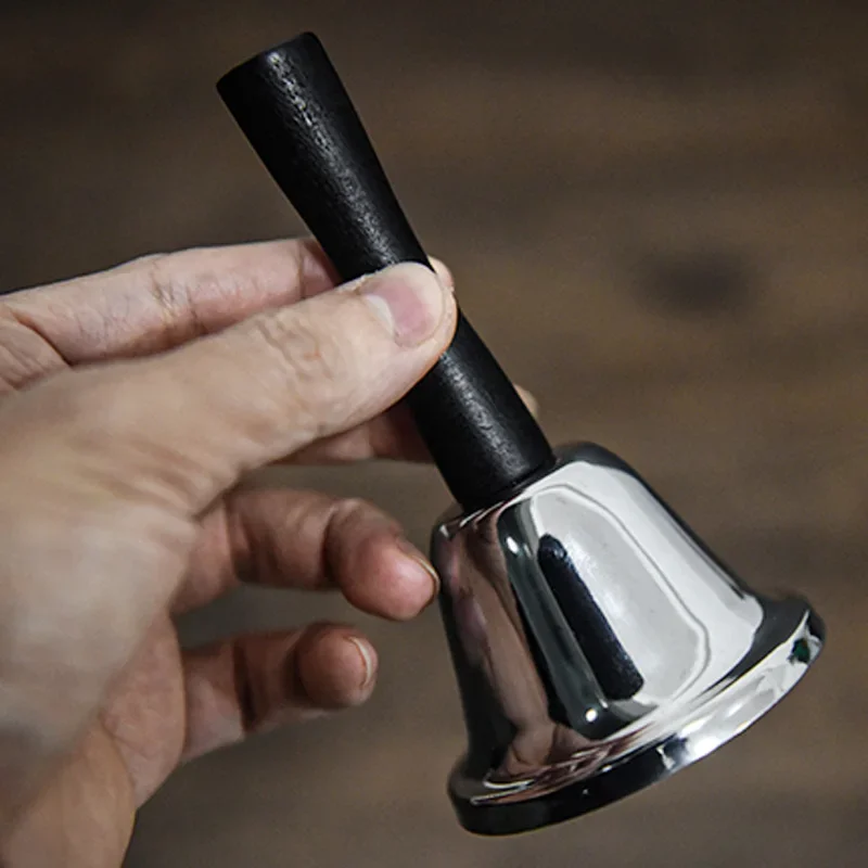 Sztuczki Magiczne z Dzwonkiem: Przeproszony Pierścień, Powietrzny Pierścień, Pojawiający Się Pierścień, Znikający Pierścień, Magia z Bliska, Iluzje Uliczne, Gadżety, Rekwizyty