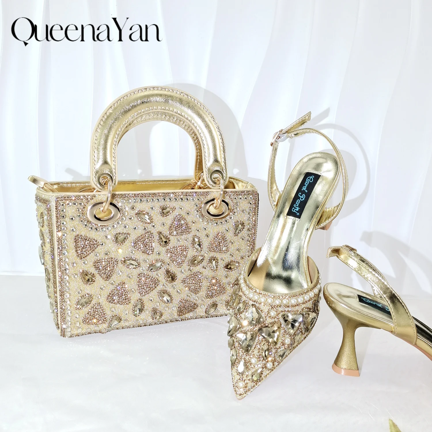 Shiny handbag And high heels Large-capacity clutches and mid-heeled shoes from the workplace to banquets or weddings