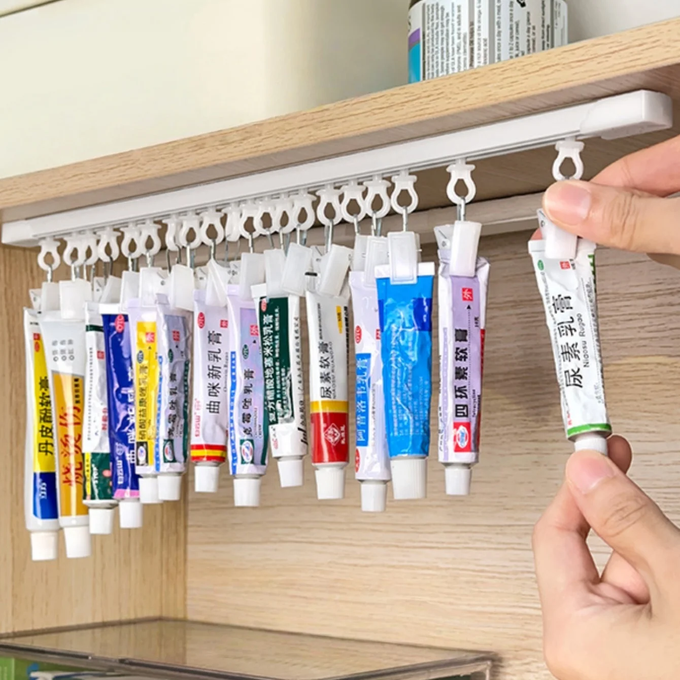 Hängende Salbe Lagerung Artefakt Schrank Tür Auf Den Kopf Ausziehbare Schiene Abstrich Salbe Lagerung Clip Medizin Lagerung Rack – Detail 1