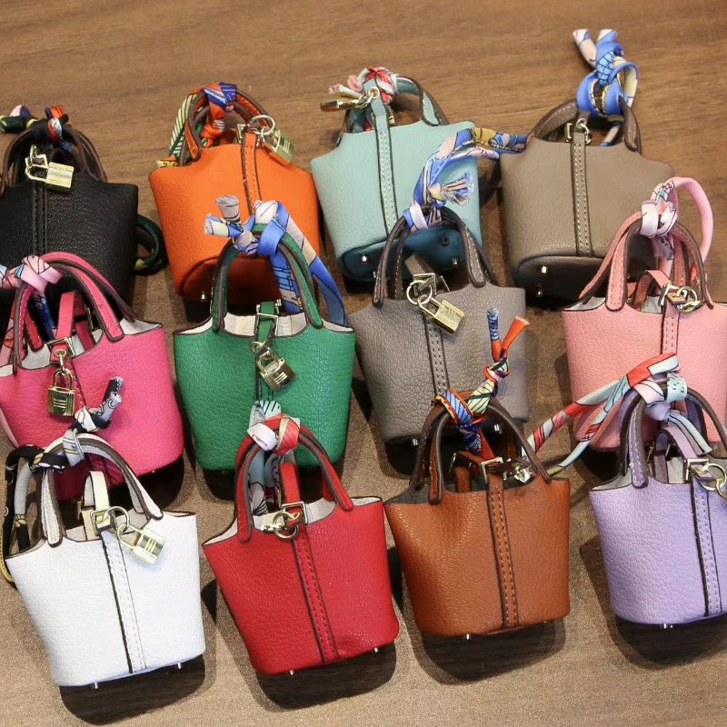 

2025 New Microfiber Leather Small Basket Bag Pendant Mini Cute Earphone Bag Pendant Keychain Car Pendant b