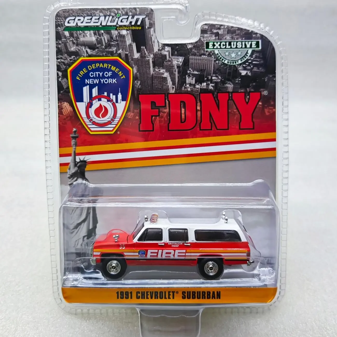 1:64 1991 Chevrolet Suburban High Simulation Alloy Car Model Collectible Toy Gift Souvenir Display Ornament