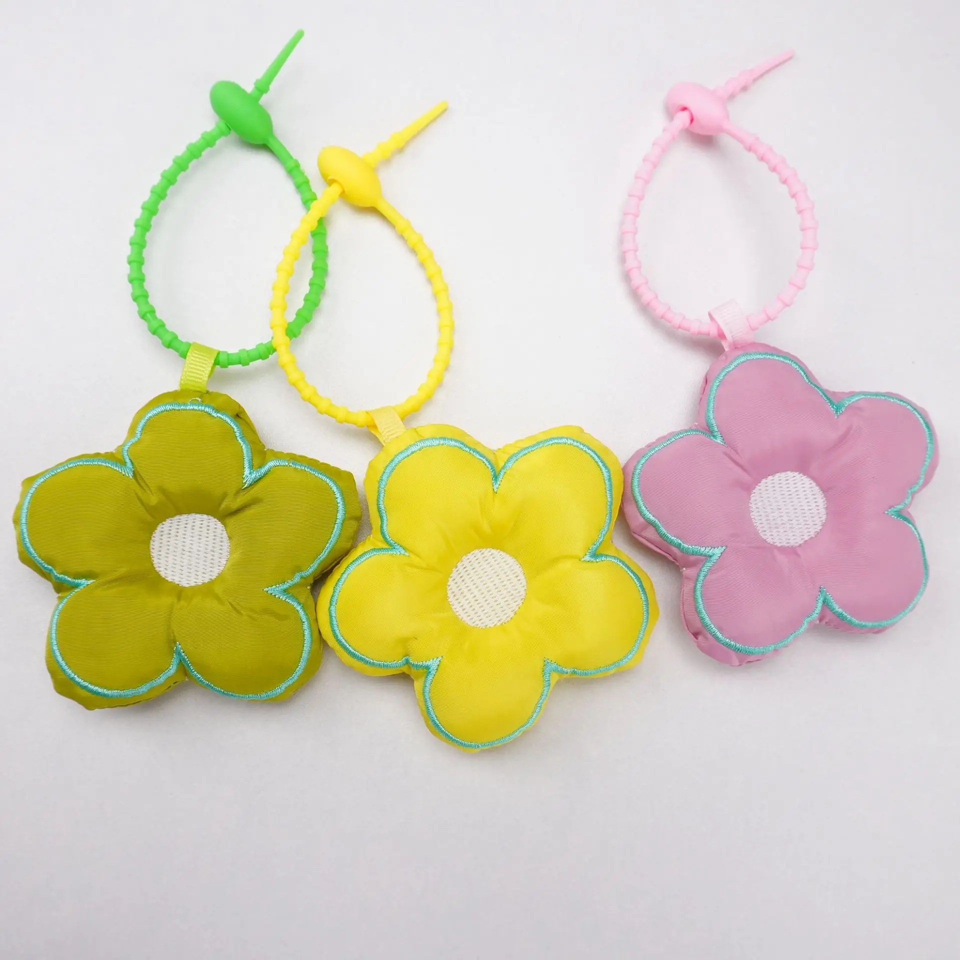 100 Pcs New Flower Ins Styling Doll Small Pendant Colorful Tide Keychain Bag Glue Rope Charm