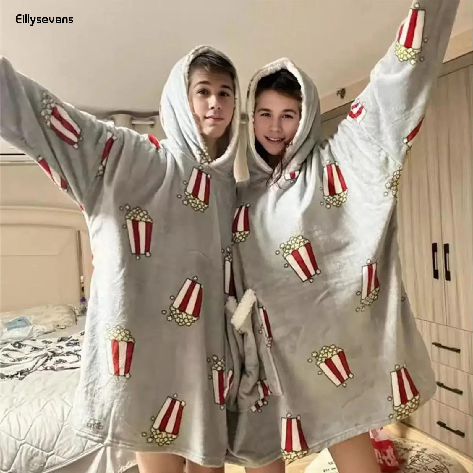 

Парный пижамный комплект с капюшоном, двойная пижама, уютный попкорн с принтом, двойной карман, толстый плюшевый материал, халат с длинными рукавами для двоих