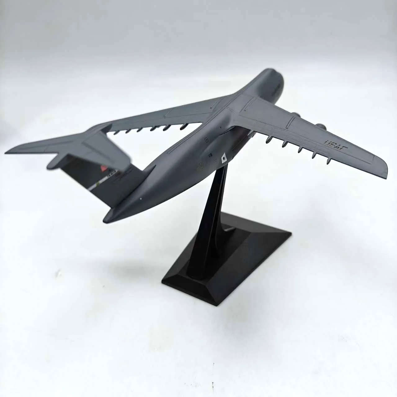 Diecast 1/400 Scale US Air Force C-5 Galaxy Strategic Transport Aircraft Alloy Model Airplanes Finished Souvenir Hobby Display