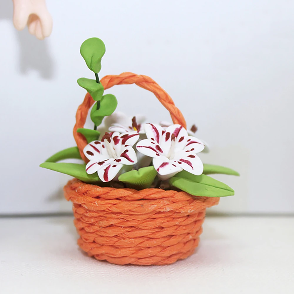1Pcs 1/12 Doll House Miniature Lily Flower Basket Simulation Potted Plants Model Toy for Mini Decoration Dollhouse Accessories