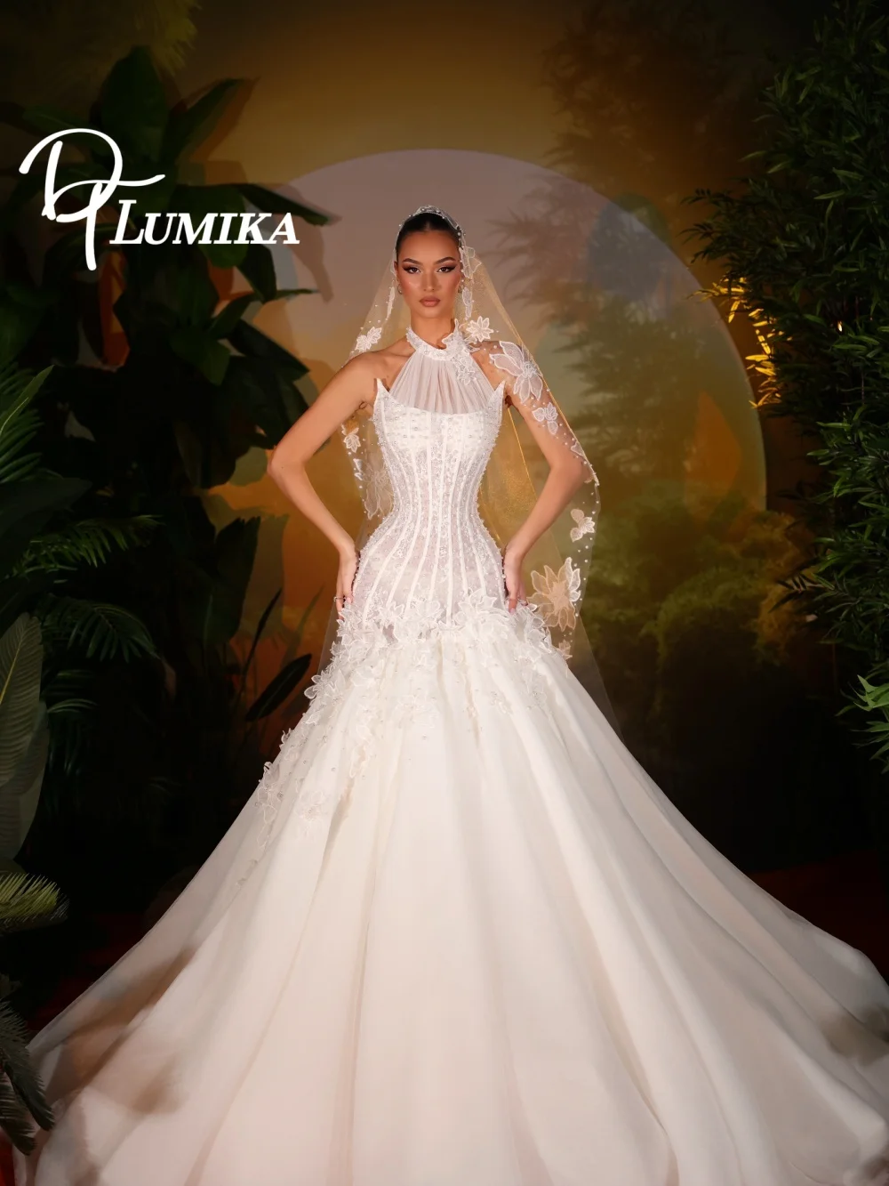 

Romantic Halter-Neck Corset Wedding Dress 2026 Romantic Lace Bridal Gown Fashion Ball-Gown Floor-Length Bridal Dress Robe De Mar