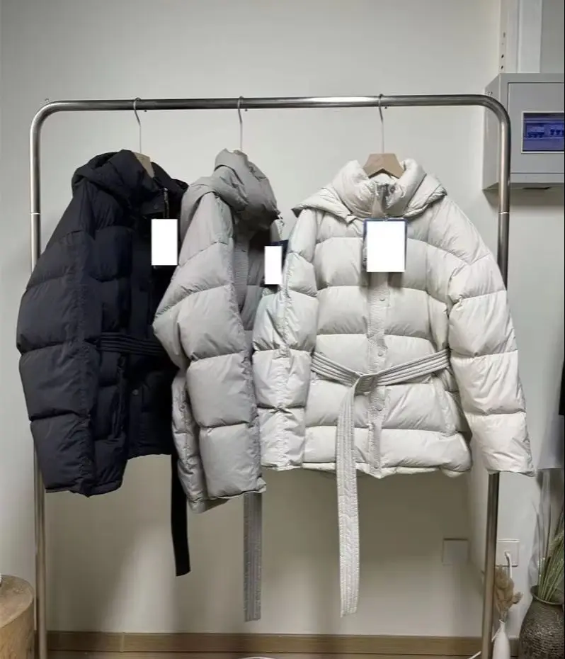 Jaquetas Femininas ZAROY de Algodão Acolchoadas com Capuz e Cinto, Casaco Fino Corta-Vento Sólido e Moderno para Mulheres, Sobretudo Solto para Neve