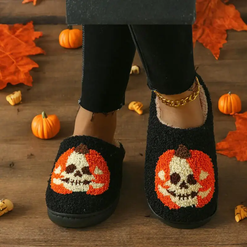 هالوين الدافئة أفخم داخلي نعال من القطن النساء 2025 الشتاء رقيق الفراء زوجين النعال المنزل اليقطين الديكور للجنسين الشرائح