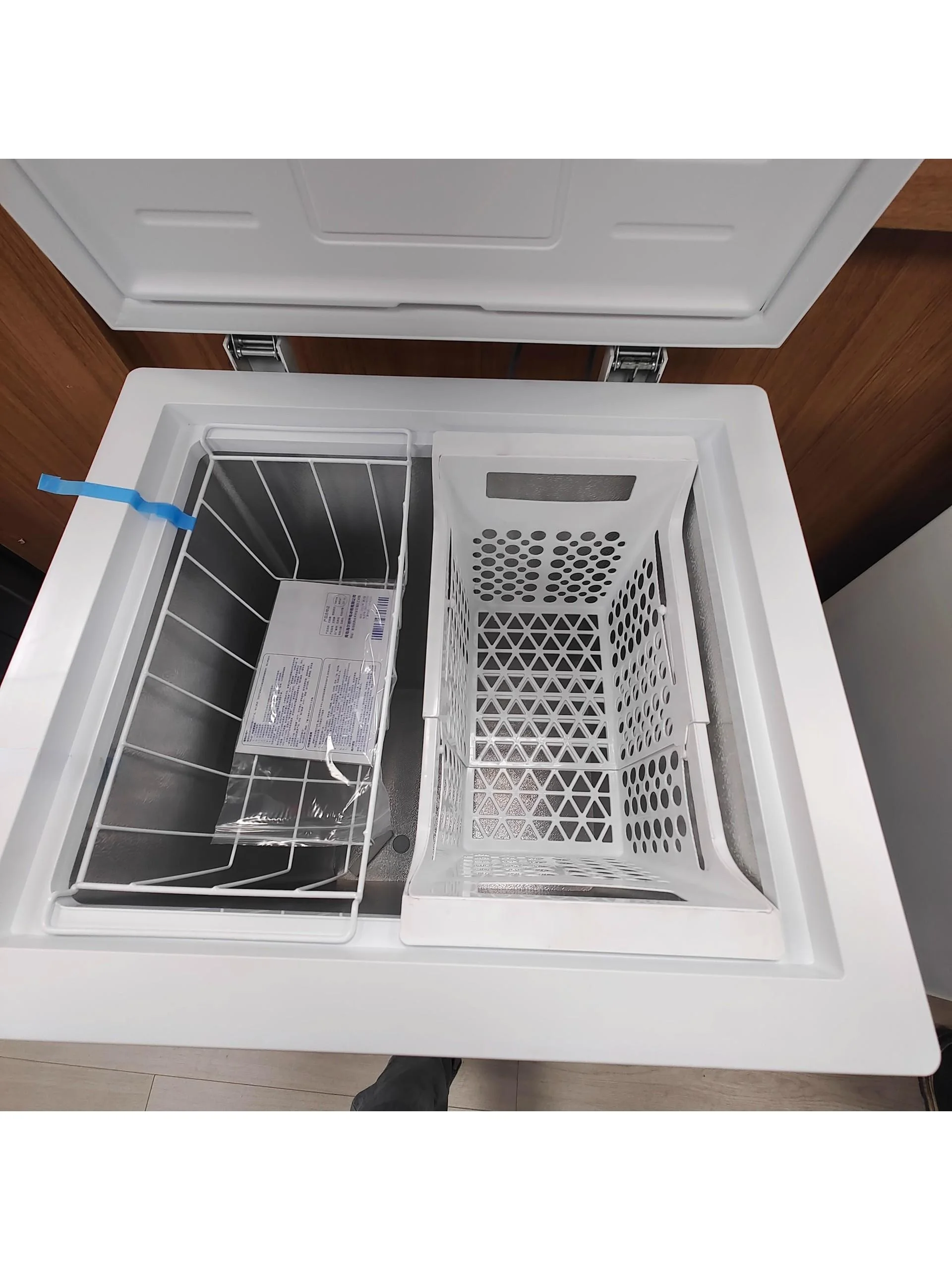 

Adjustable Plastic Ice Chest Storage Rack Internal Partition Lid up Flip Freezer Basket Home Use Refrigerator Organizer