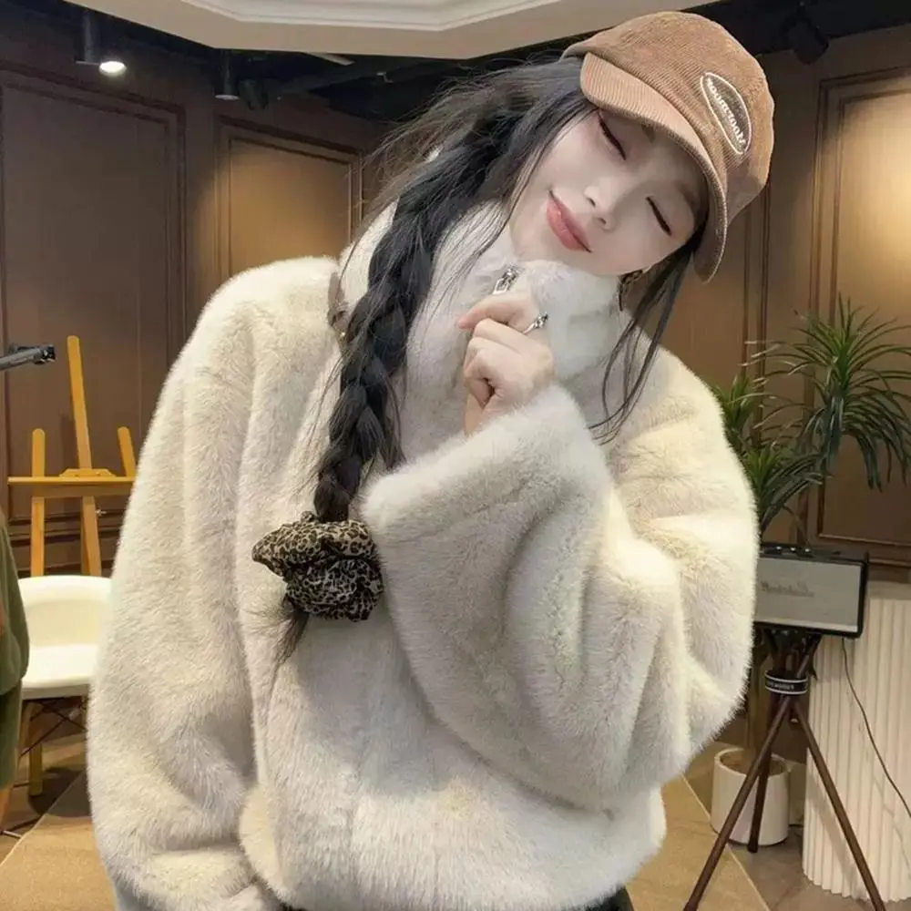 معطف فرو مزيف للنساء لخريف وشتاء 2025، معطف قصير مقاوم للرياح