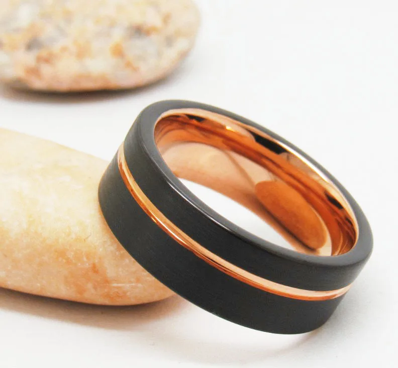 Tigrade Herrenring aus Wolframkarbid, 8 mm, schwarz gebürstet mit roségoldfarbenen Akzenten, Herren-Ehering, Verlobungsring – Detail 3
