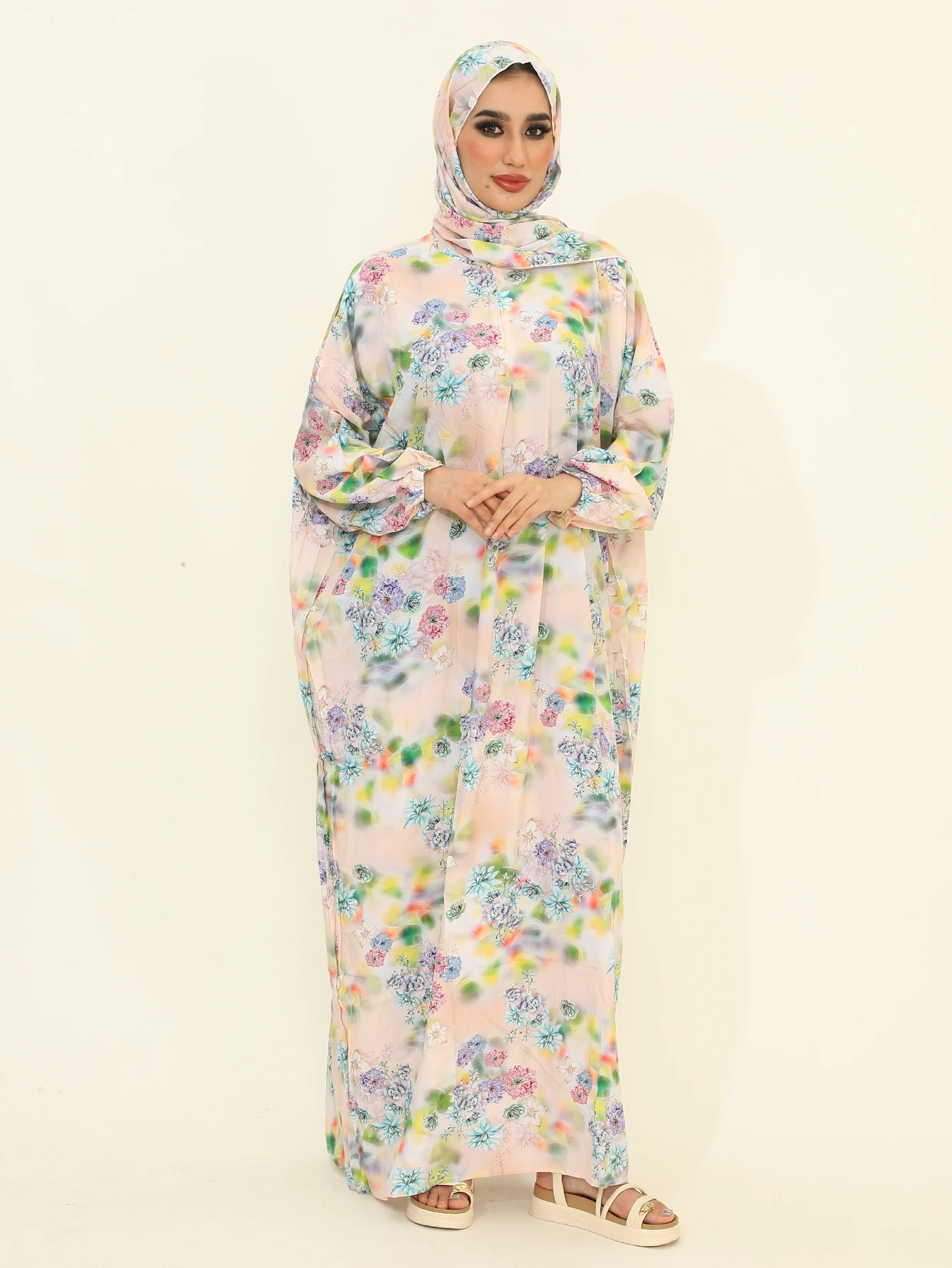 

Осенние новые мусульманские модные платья Абая с хиджабом Цельные молитвенные платья с цветочным принтом Красивые Абая Дубай