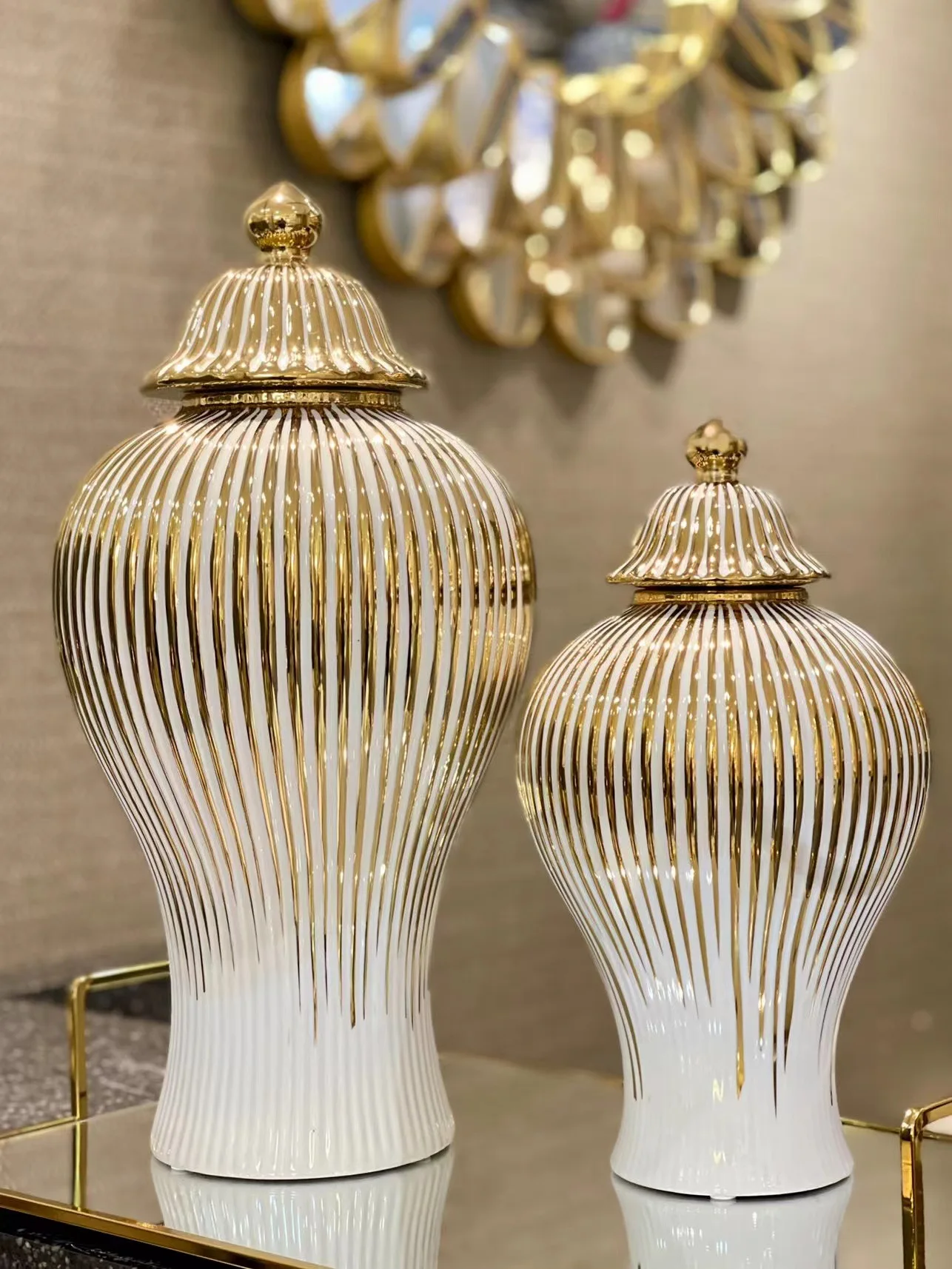 

Pots De Rangement En Céramique À Rayures Plaquées Or Avec Couvercle