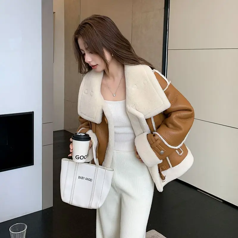 Autumn 2023 Winter New Fur One Women\'s Fur Short Leather Overcoat Korean Loose Composite Thicke Warm Lambswool Coat Outerwear