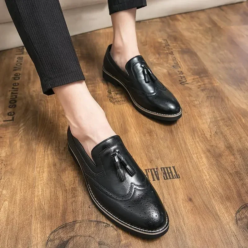 Zapatos de cuero de negocios para hombres, zapatos de traje de plataforma de estudiante de estilo británico juvenil, fiesta