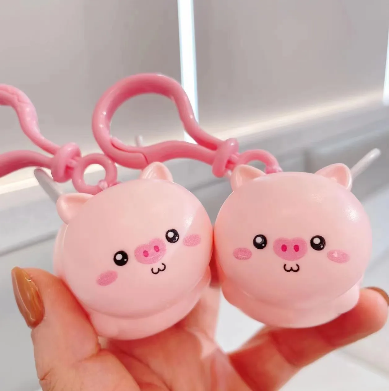 

Novelty Funny Cute Pull String Flying Chubby Pig Toy Keychain Pendant Cartoon Kids Birthday Gifts Chubby Pig Backpack Pendant