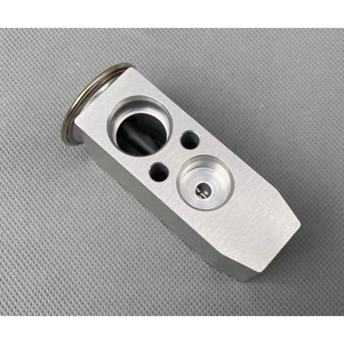 Car Air Conditioning Expansion Valve Switch to GEELY LC Panda GC2 GC3