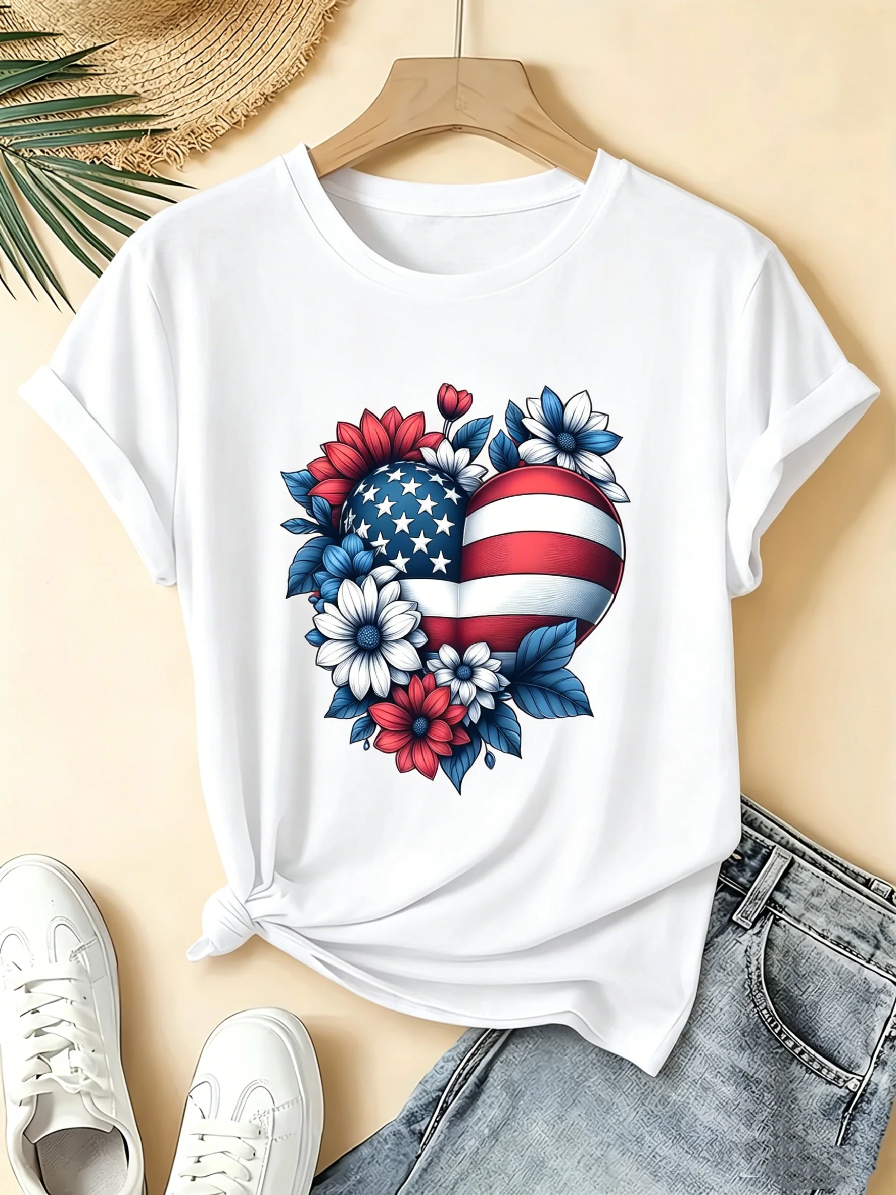 Women'S Vintage American Flag Heart T-Shirt | Casual Short Sleeve Round Neck Top with Flag Design, Comfortable Fabric, Suitable for 4th of July, Casual Attire & Year-Round Outfits