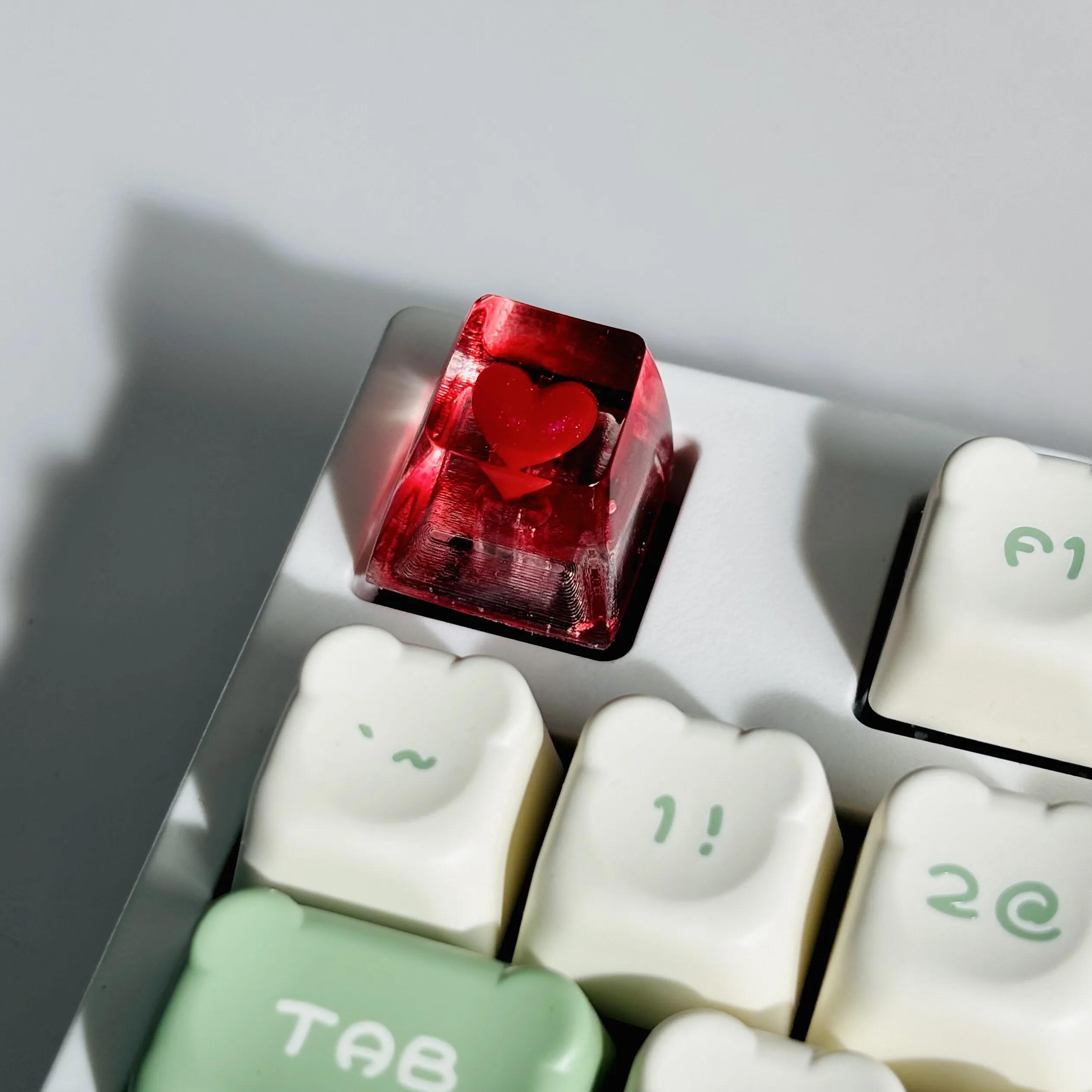 

Heart Shape Themed Keycap Resin Custom Original Handmade Artisan Single Keycaps for Mechanical Keyboard Personality Accessories