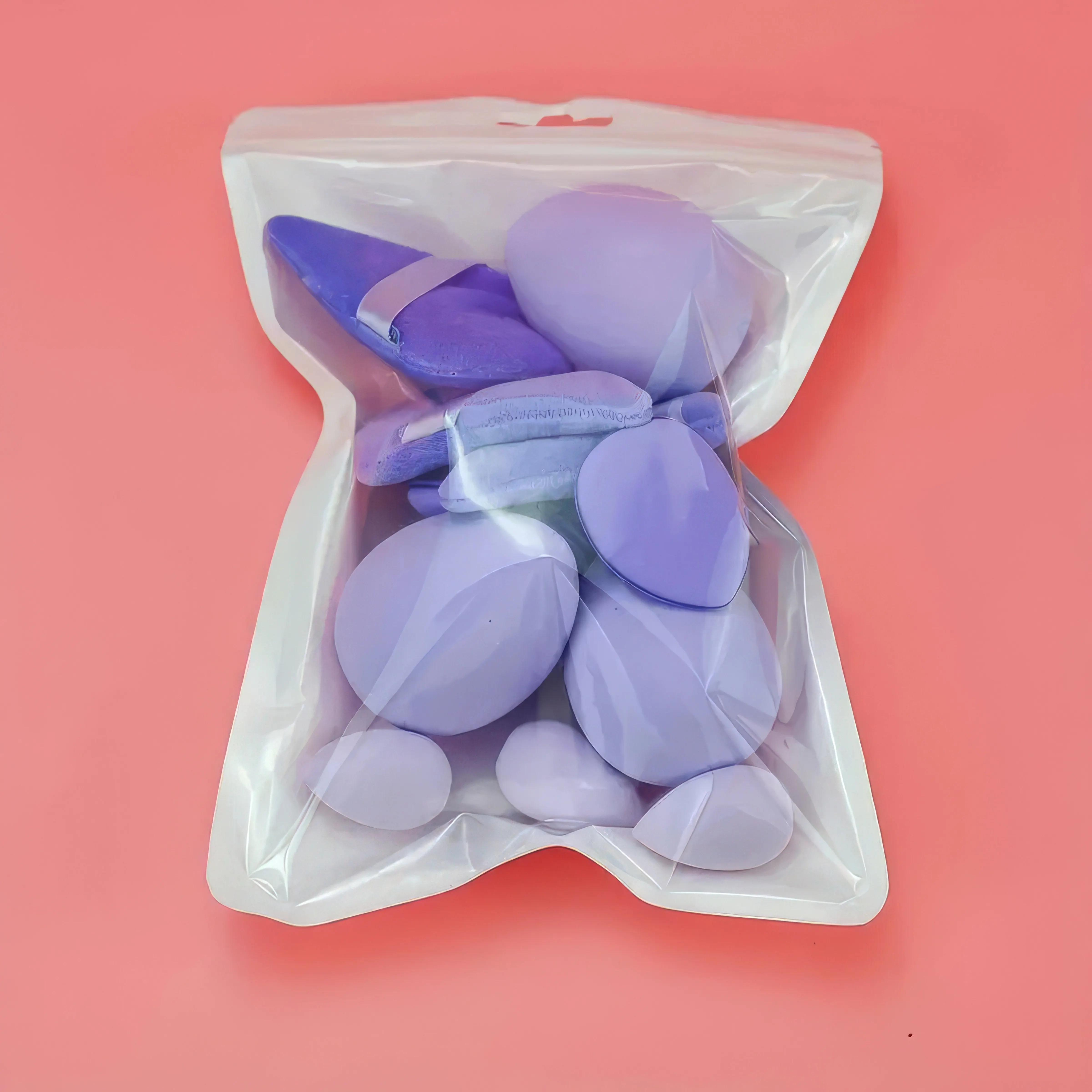 Nach Angeboten mehrere spezielle Schwämme in einem Set, Benutzer können mit unterschiedlichen Techniken und Ausführungen experimentieren