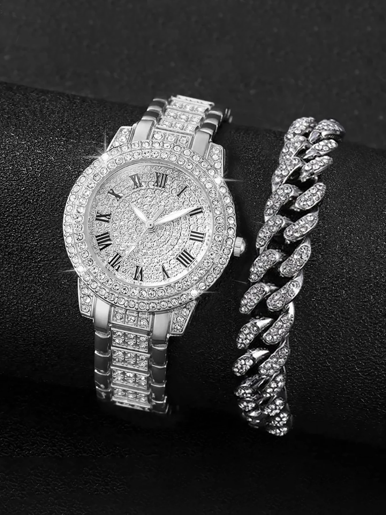 ゴールドとシルバーのステンレススチールフルダイヤモンドローマのファッショナブルなスチールバンドクォーツ時計とキューバブレスレットのセット - ギフトとして