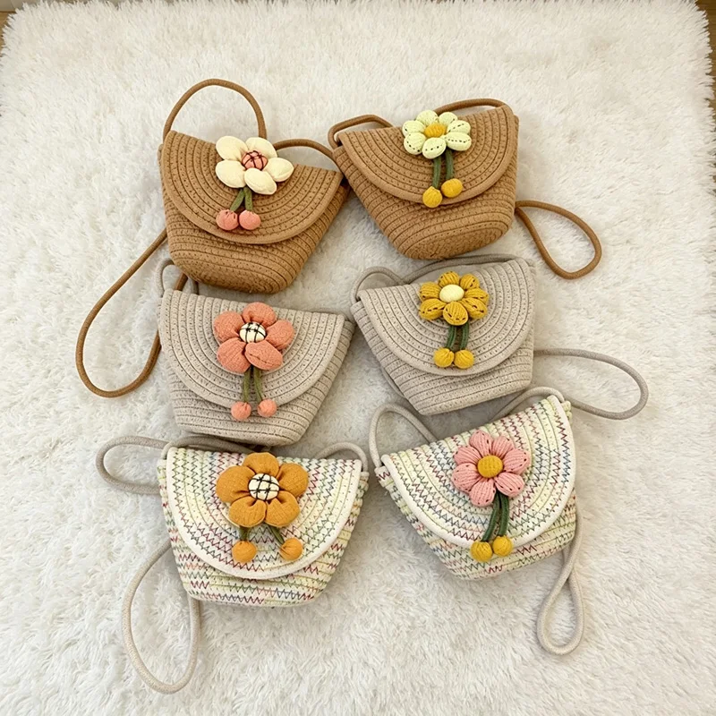 CLAREGQI  Sweet Floral Pendant Woven Crossbody Purse Ladies Mini Flap Sling Bag Cute Straw Texture Shoulder Bag for Daily Beach