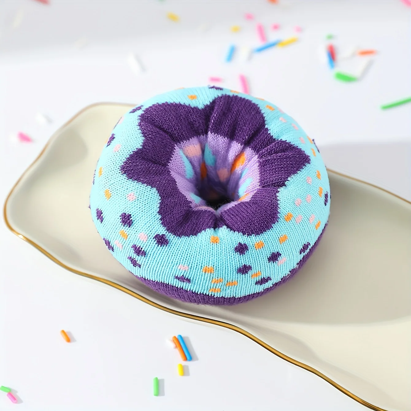 1 pair of stylish, unique and interesting colorful donut pattern gift socks for men and women, suitable for all seasons