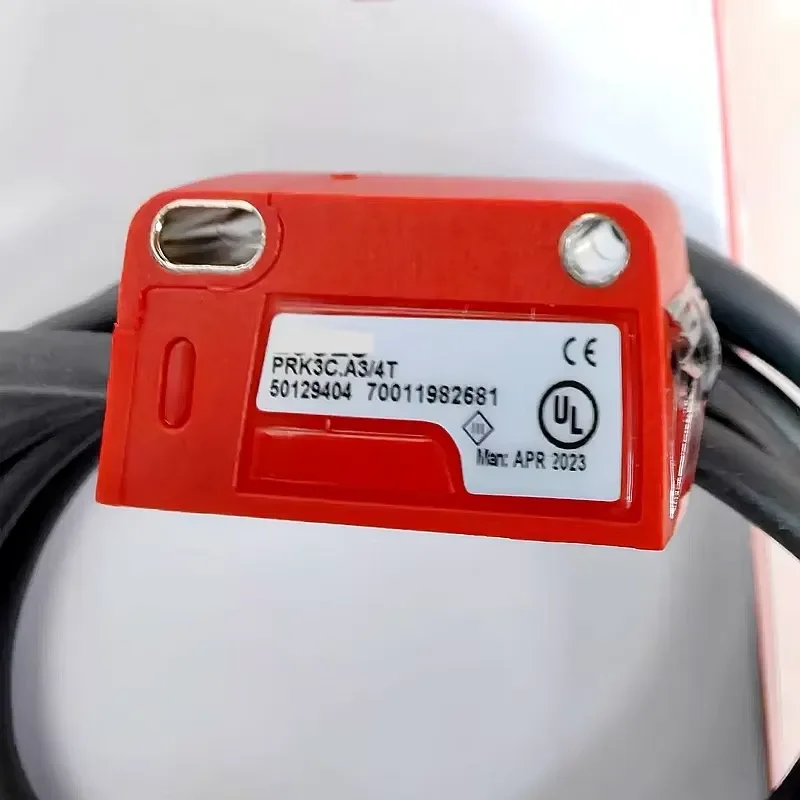 PRK3C.A3/4T Polarized Retro-reflective Photoelectric Sensor 0~4m PNP Light-on Teach Input Cable Version IP67 IP69K
