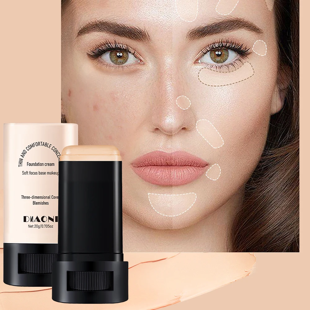Full coverage concealer is applied smoothly to cover blemishes and pockmarks, lasting natural makeup effect