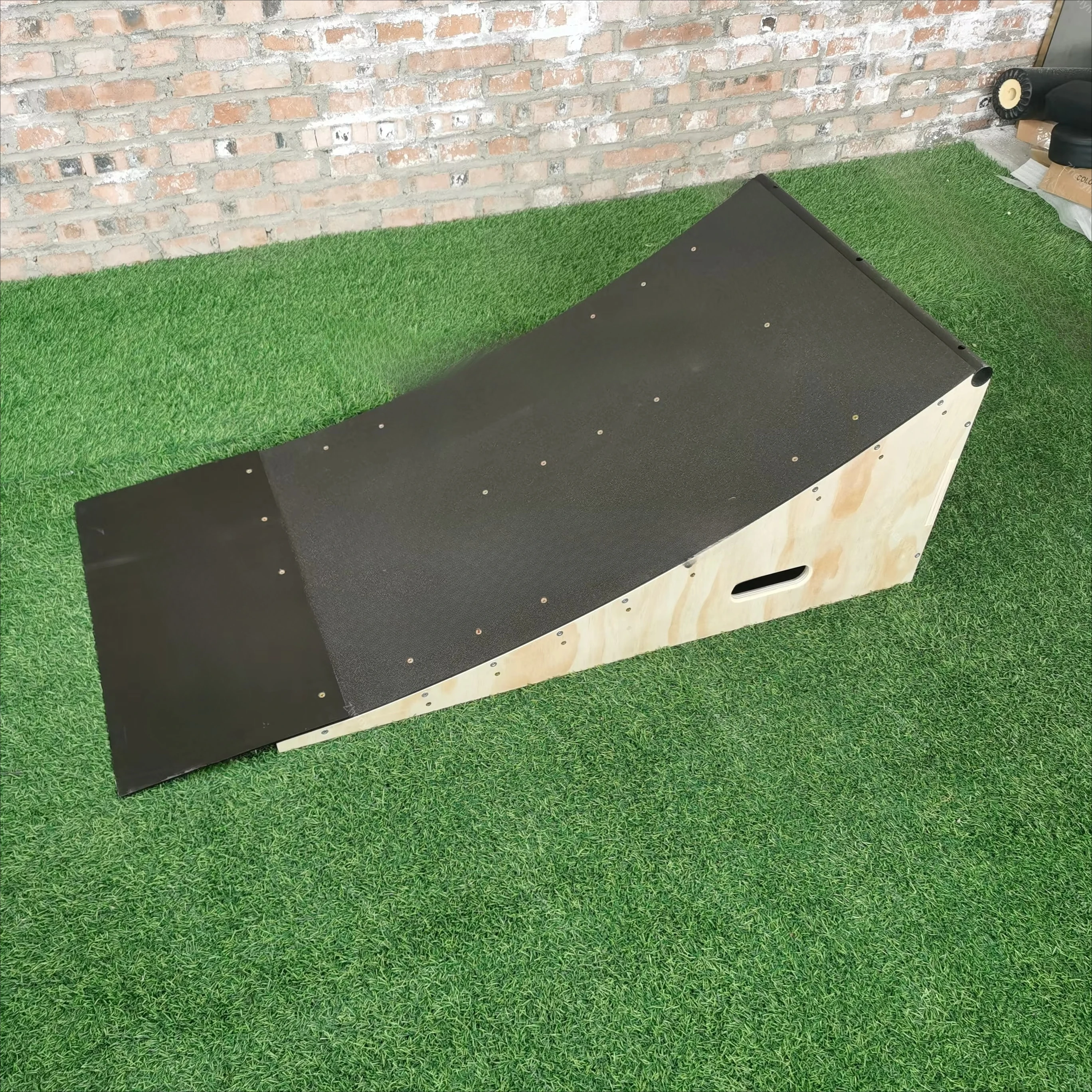Skateboard Ramp Wholesale Durable Wooden Skateboard Ramp