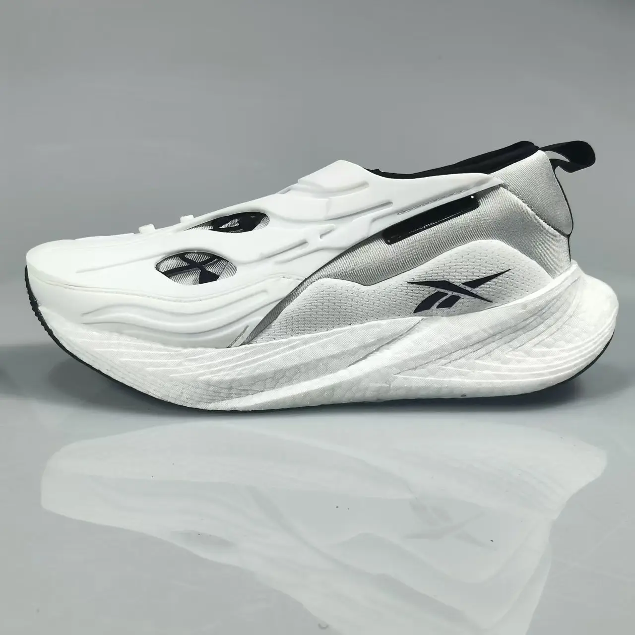 

Hot Selling Fashion Running Sneakers Men Breathable Mesh Women Sneakers Lightweight Sneakers Women