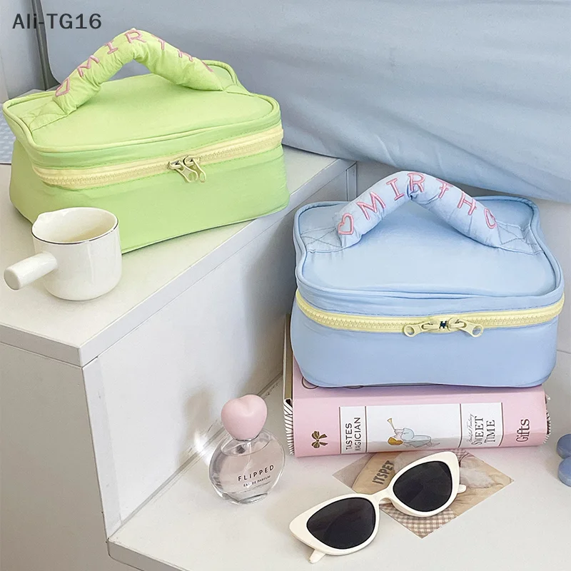 Ins Style بسيط لون الحلوى حقيبة مستحضرات التجميل سعة كبيرة حقيبة يد المحمولة السفر حقيبة أدوات الزينة تخزين أكياس أكياس ماكياج لطيف