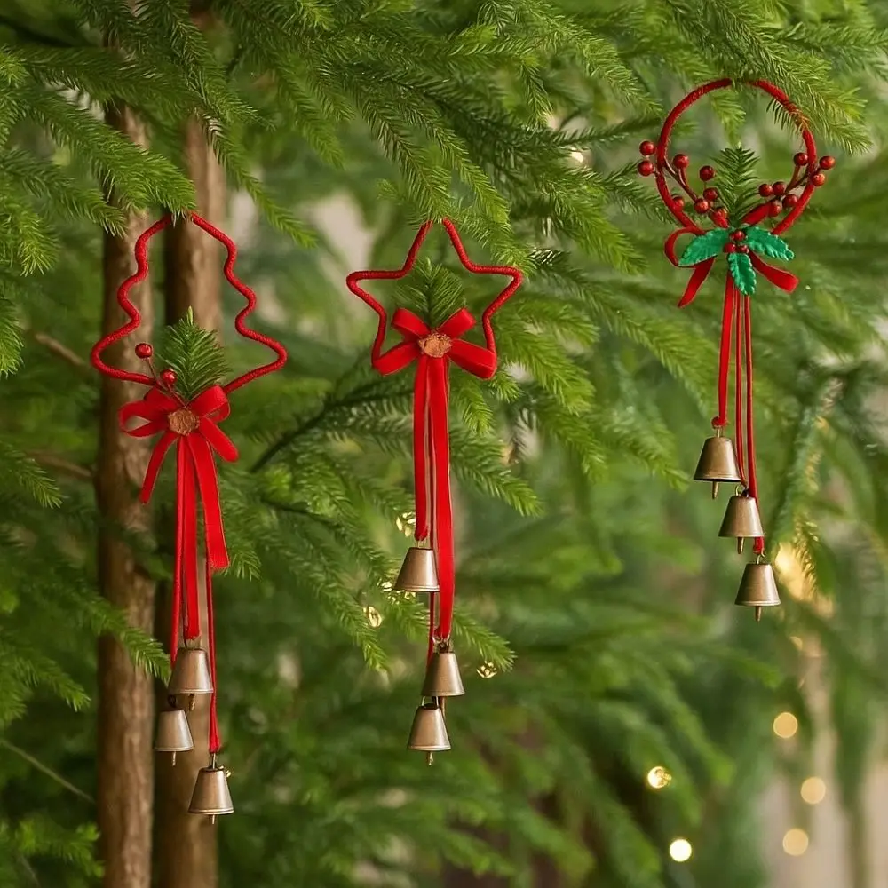

Iron Retro Christmas Bells Red Handmade Craft Christmas Chime Bells with Berries Xmas Tree Hanging Bells Outdoor Decorations
