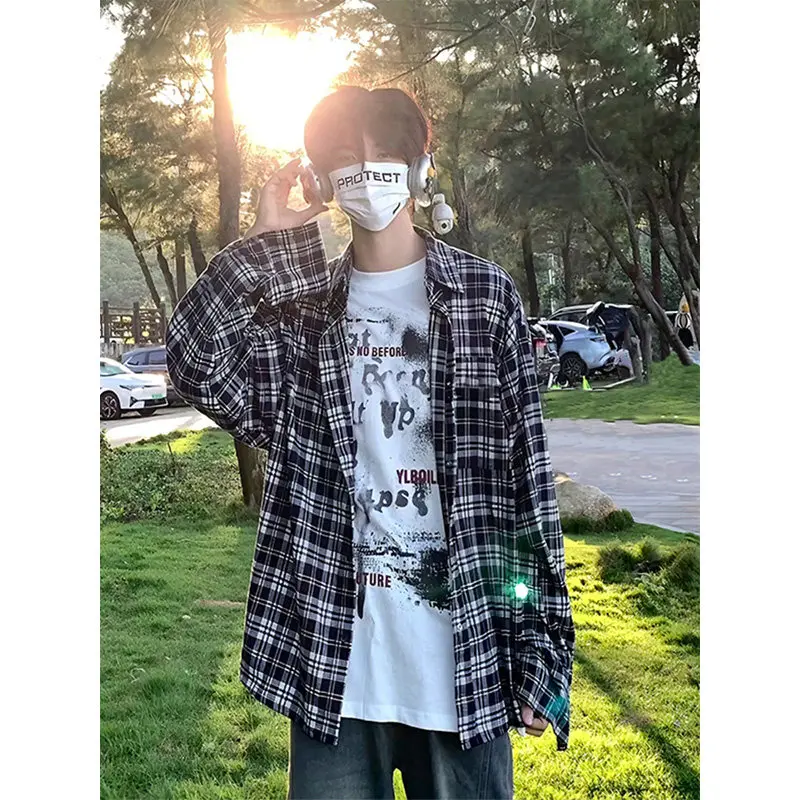 

Bla White Plaid Long Sve Men's irt American Retro Cleanfit Korean Sle Lazy Sle Outerwear Polyester Fiber Summer Thin