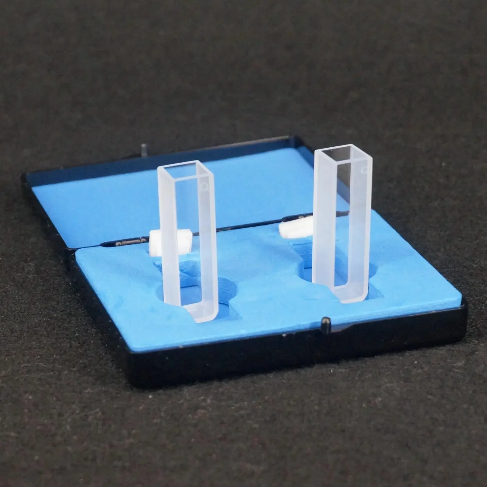 2Pcs 10mm Path Length JGS1 Quartz Cuvette Cell With Lid For Spectrophotometers