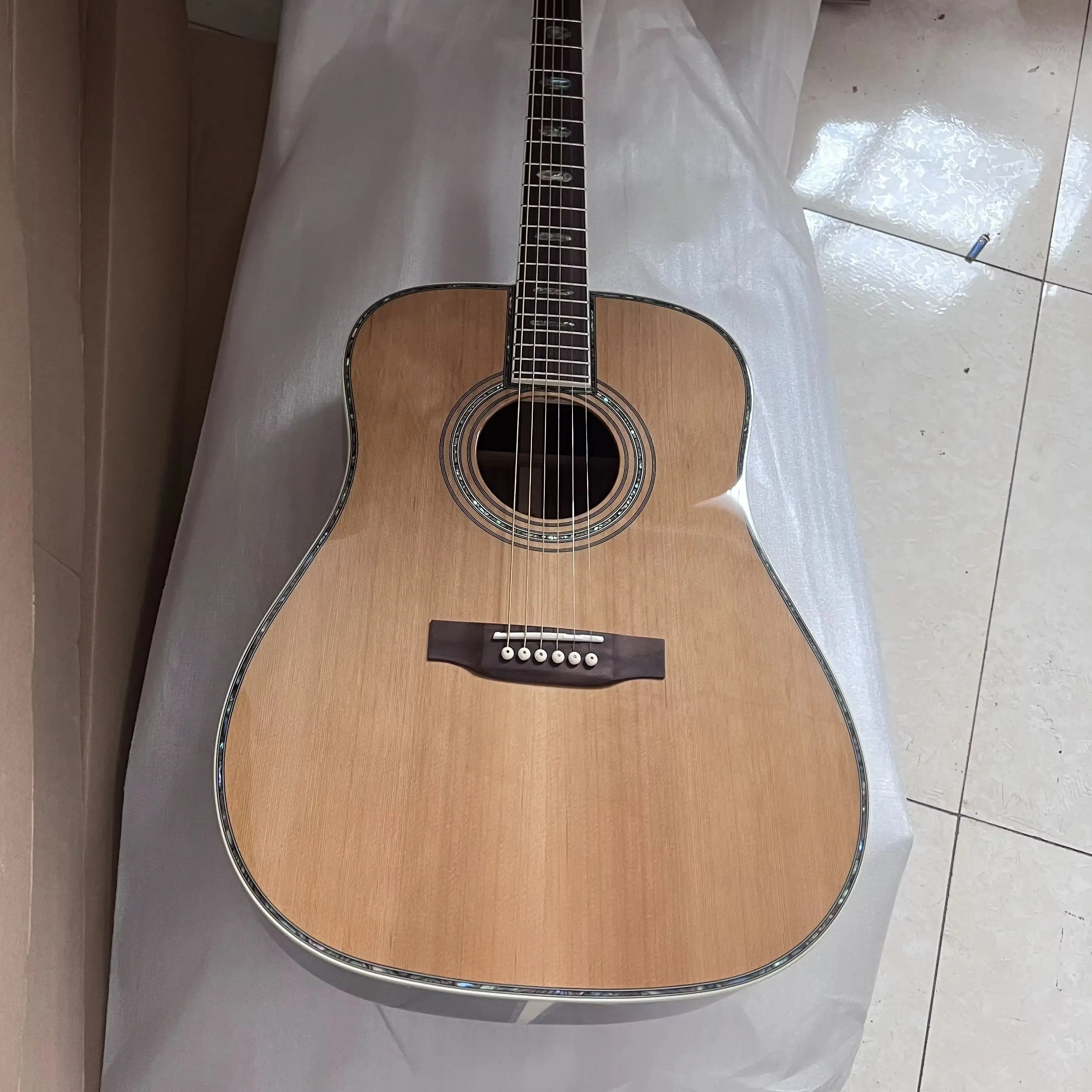 

Red Pine D45 Original Guitar Red Pine Top 6 Strings Folk Wind Bone Nut Suitable As A Holiday Gift