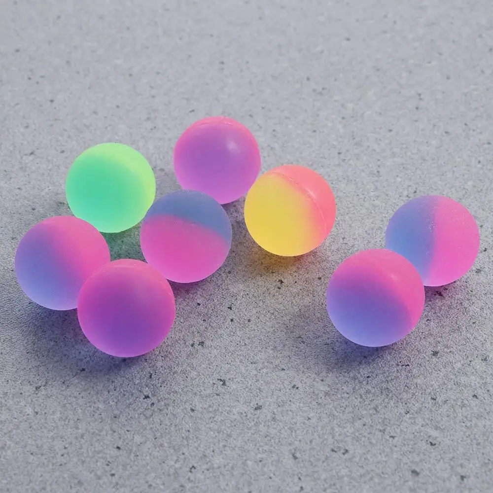 10 قطعة/المجموعة Bicolor مطاطا الكرة لعبة الأطفال الملونة الصبي كذاب الكرة المطاط الاطفال الرياضة ألعاب مطاطا القفز كرات