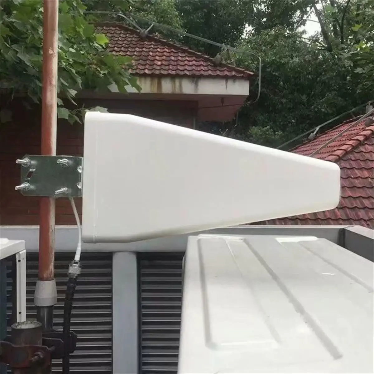 698-960/1710-3800z 2G3G4G5G Outdoor Directional 11db High Gain Logarithmic Periodic Antenna