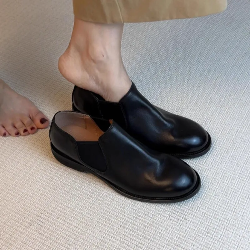 

Retro Flat round Toe Slip-On Loafers Unisex Commuter Flats Comfortable Breathable Leather Shoes for Men And Women