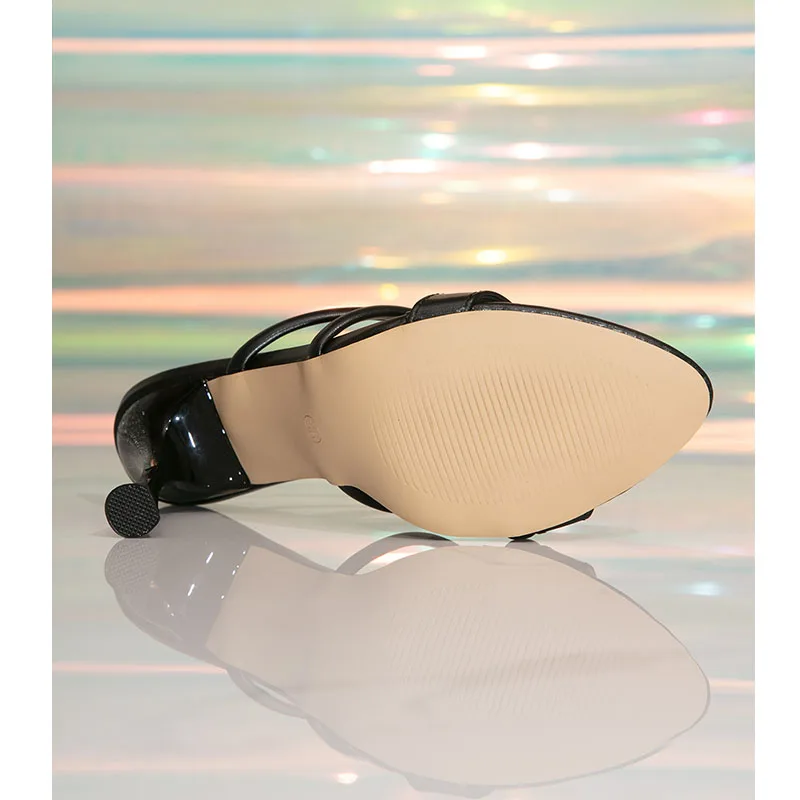 أسود موضة أشار تو المرأة رقيقة عالية الكعب مضخات الأحذية في الهواء الطلق الفاخرة السيدات الكعوب أحذية الإناث الشرائح الصنادل