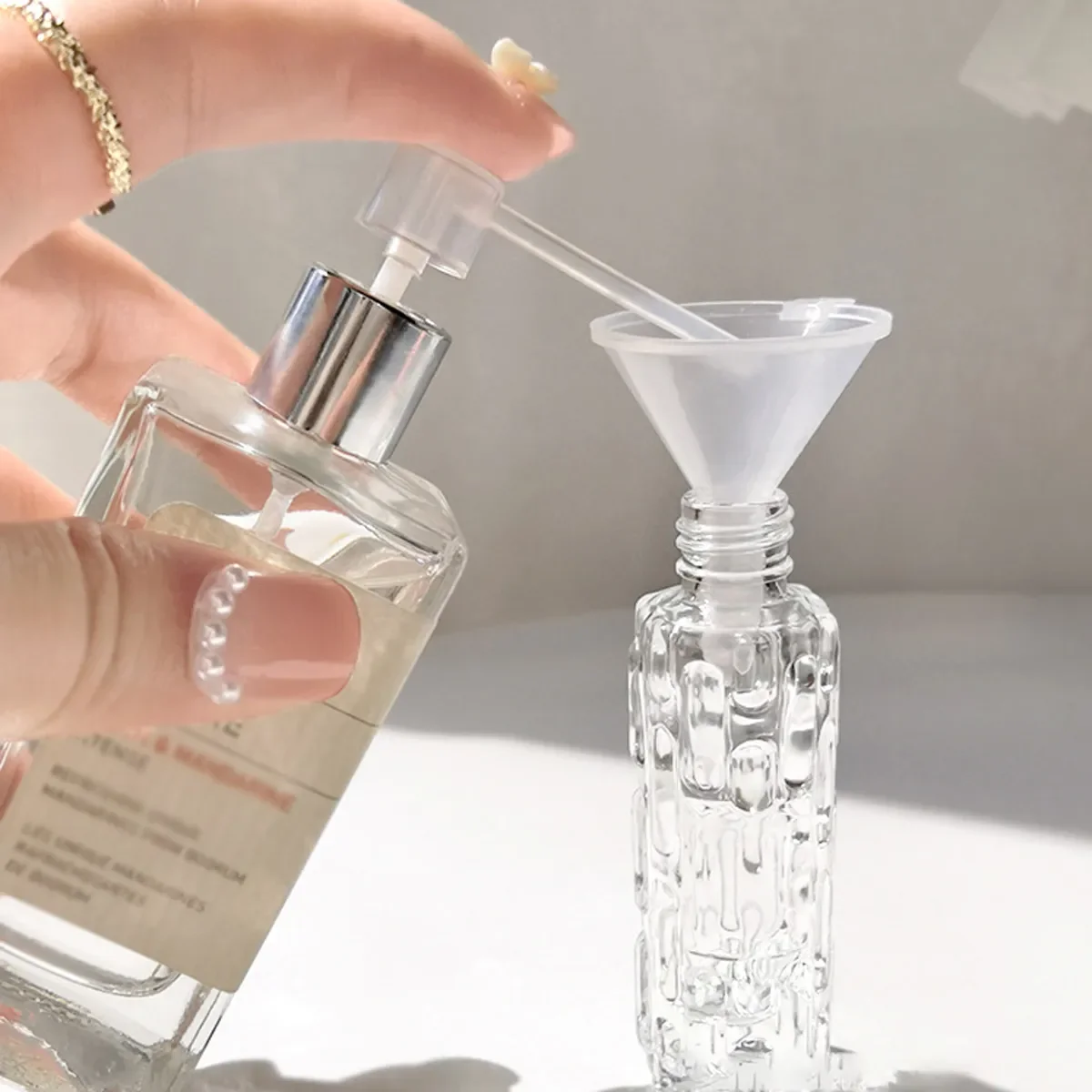 Perfume Bottle 1pc 10ml Glass Spray Bottle Aluminum Line Mist Sprayer Head Perfume Dispenser Bottle Press Empty Bottle Travel