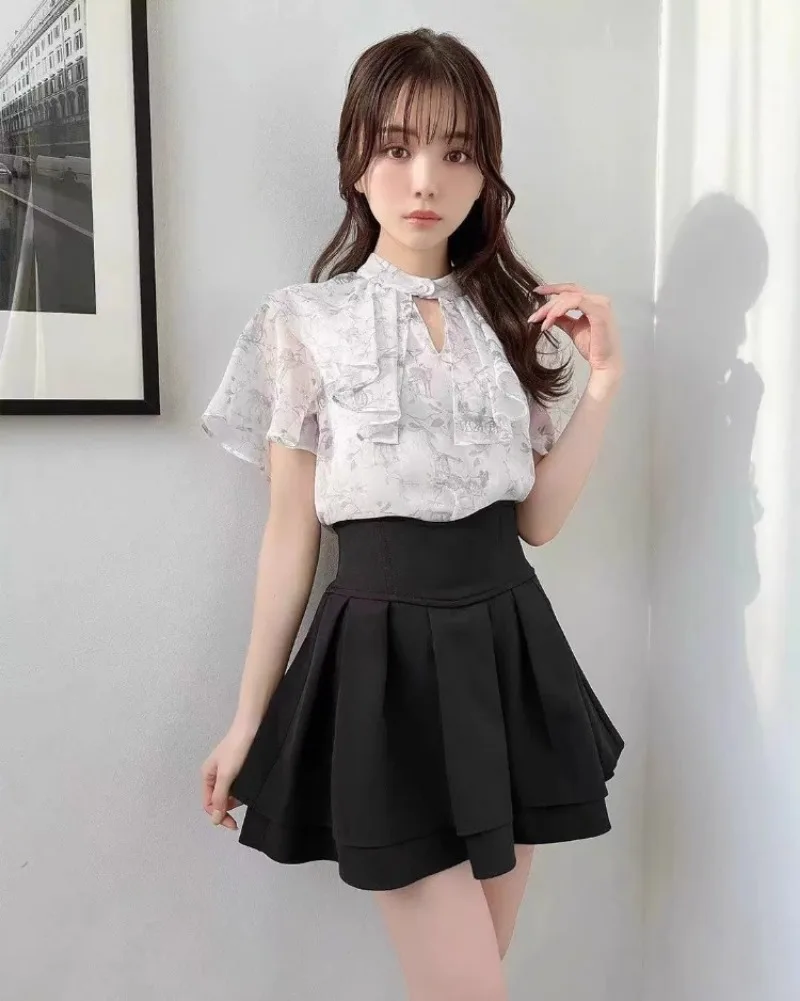 Japanese Lolita Black Skirts Women Spring Autumn New Radian Waistline Slim Short Pleated  Female Mini  Culottes