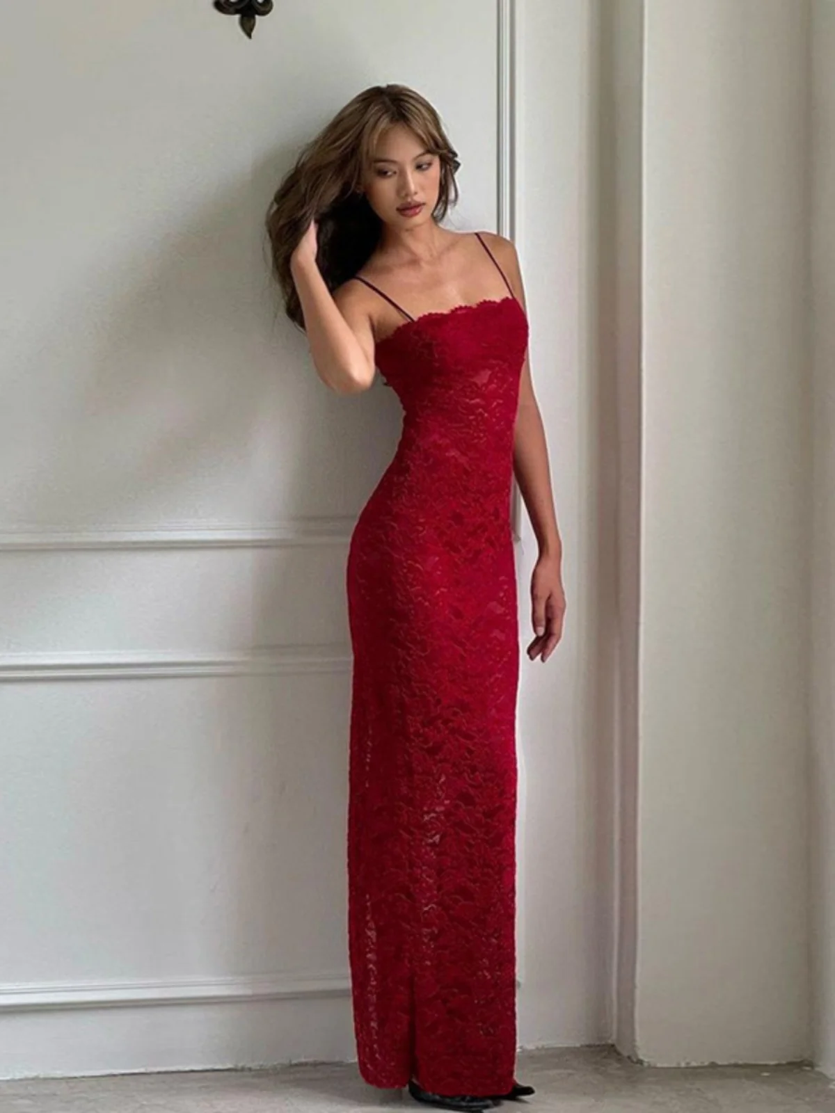 

Slimming Lace Hollow Suspender Dress Slim-fit Lace Cutout Strap Dress