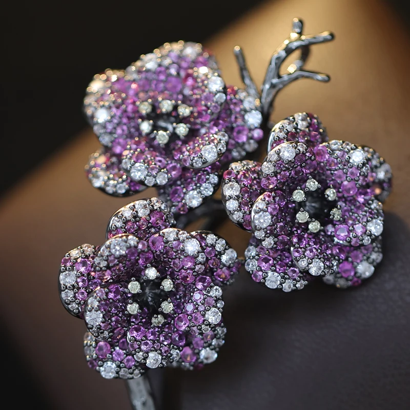 New Heavy Industry Micro Inlaid Zircon Plum Blossom Camellia Rose Flowers Brooch Luxurious Elegant Coat Accessories Banquet Pin