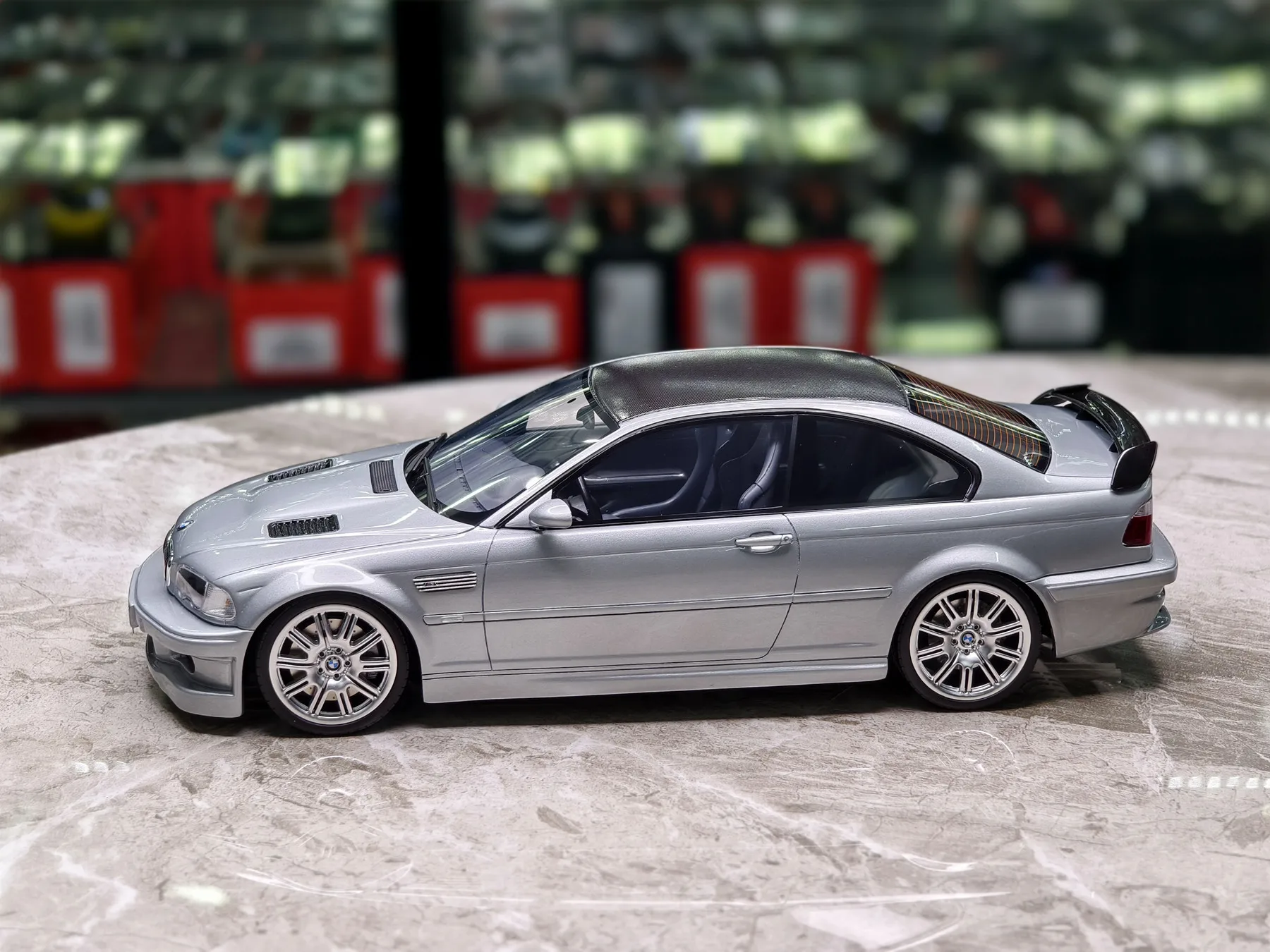 OTTO 1:18 E46 M3 GTR شارع تيتان 2001 محاكاة طبعة محدودة الراتنج معدن ثابت سيارة لعبة مجسمة هدية