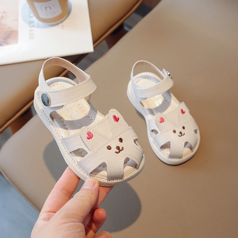 Girls' Sandals 2024 Summer New Baotou Princess Shoes Soft Sole Baby Korean Edition Children's Shoes Beach A-168