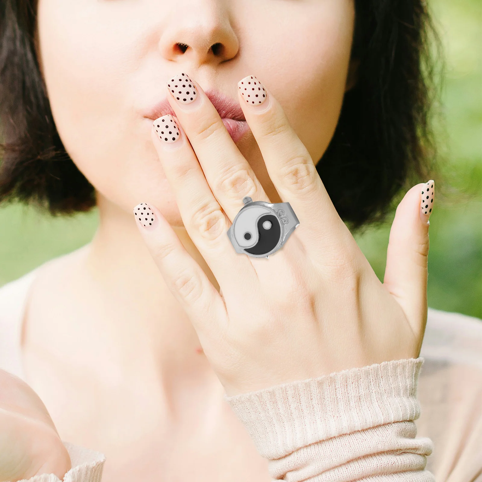 

1pc Metal Finger Eight -Grams Design Fashionable Ring Watch Durable Exquisite Craftsmanship Festival Gift Style